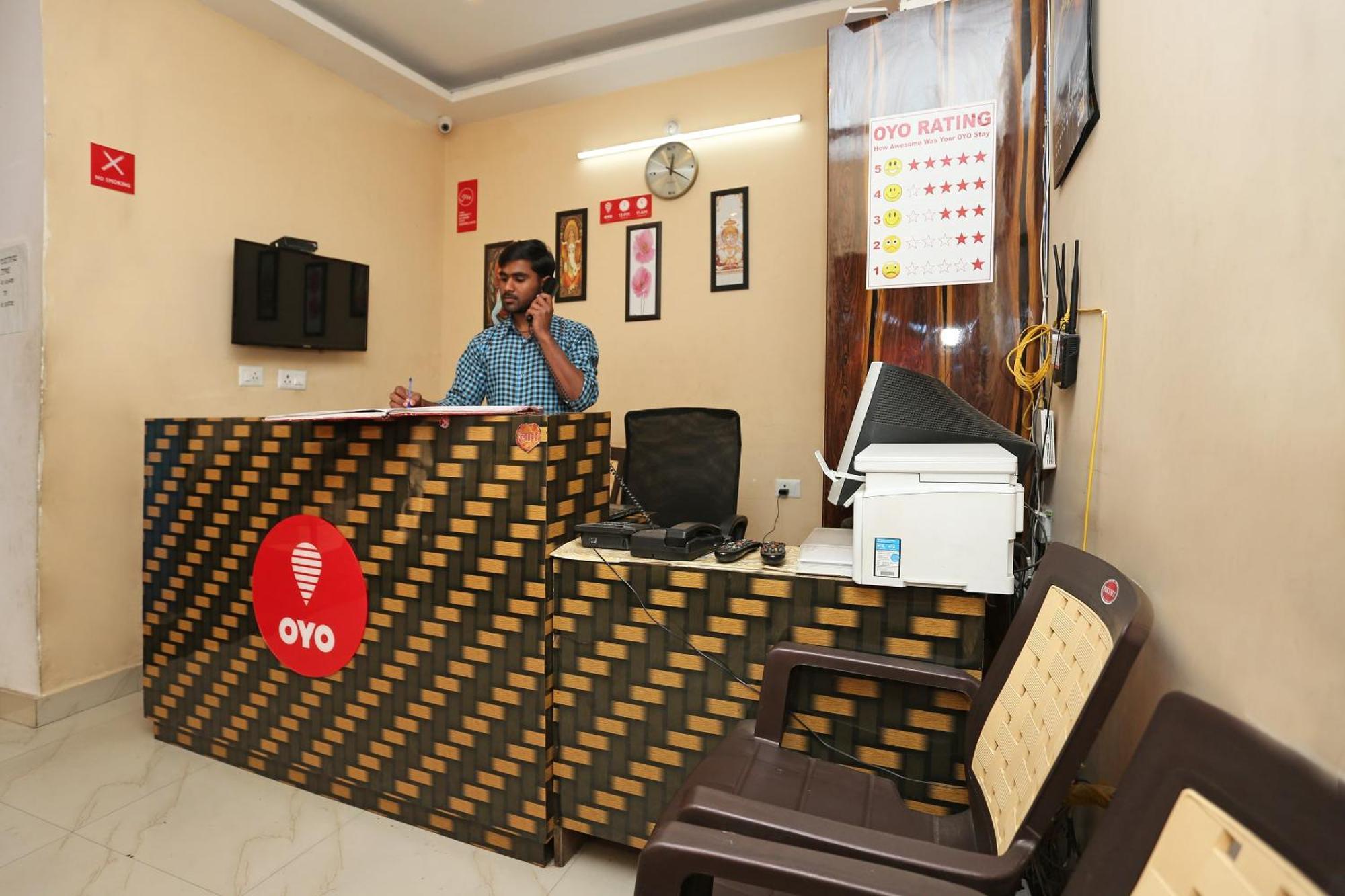 Oyo Flagship Hotel Krishna Chinhat Exterior foto