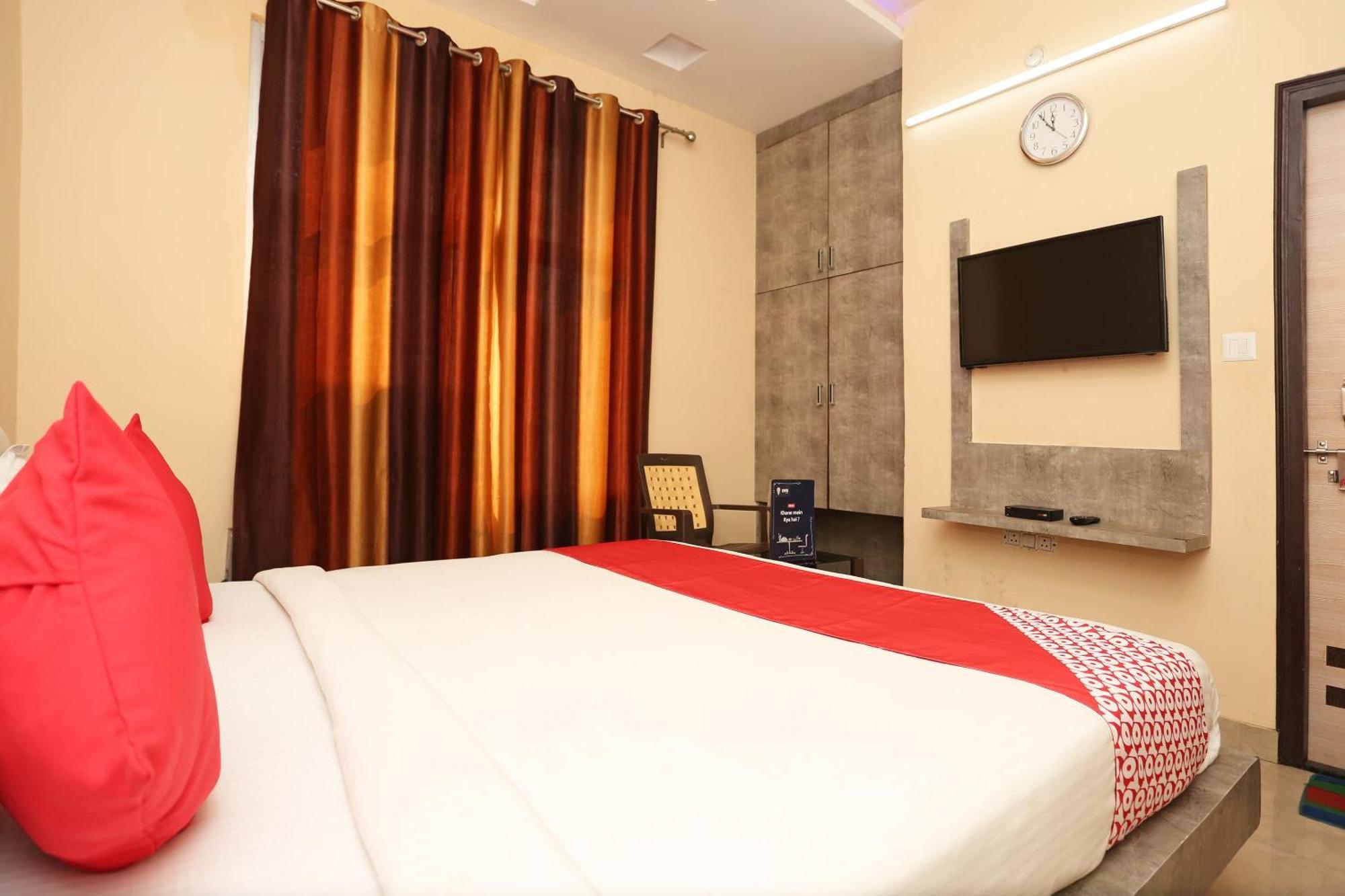 Oyo Flagship Hotel Krishna Chinhat Exterior foto
